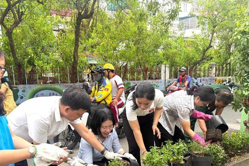 Xây dựng công trình 'Phú Nhuận rực rỡ sắc hoa'