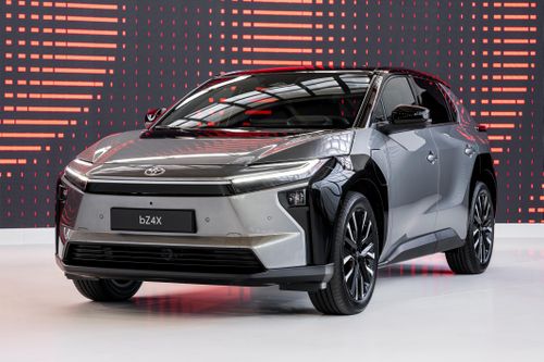Doanh số Toyota toàn cầu giảm tháng thứ ba liên tiếp