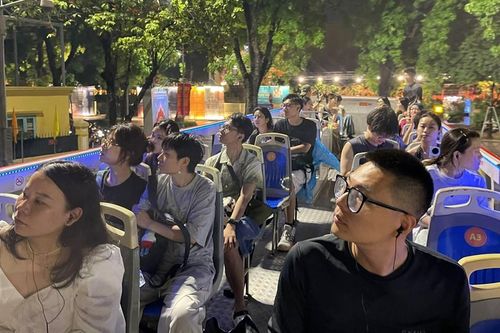 AI đang thay hướng dẫn viên ở khâu nào?