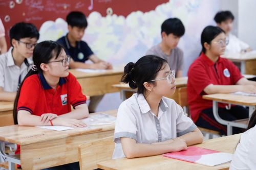 Gần 125.000 thí sinh Hà Nội làm thủ tục dự thi lớp 10 THPT công lập