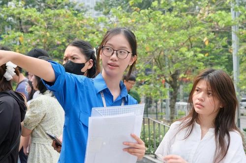Hơn 120 nghìn thí sinh Hà Nội làm thủ tục dự thi lớp 10 THPT