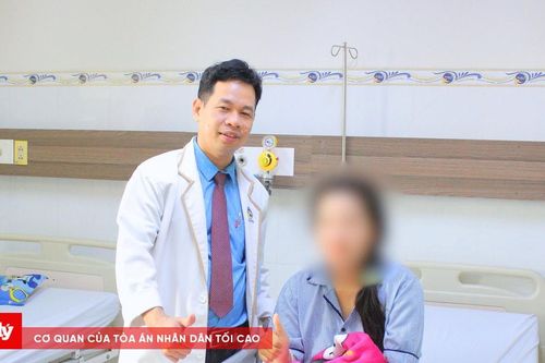 Cọng kẽm 18cm ở trong phổi người phụ nữ