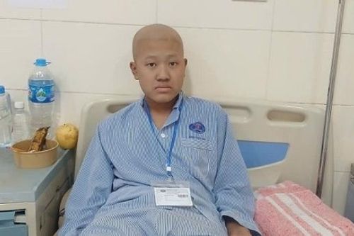 Con trai mắc ung thư, gia đình nghèo ở Thanh Hóa cạn kiệt tiền chữa bệnh