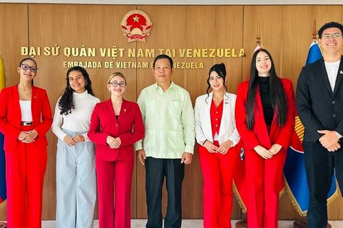 Thế hệ trẻ Venezuela ngưỡng mộ Chủ tịch Hồ Chí Minh, biểu tượng của khát vọng độc lập