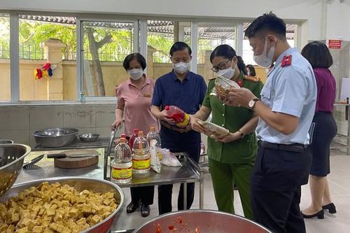 Phát hiện hơn 5.700 cơ sở vi phạm về an toàn thực phẩm, xử phạt hơn 22,4 tỷ đồng