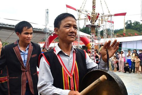 Người giữ lửa bên chân núi Vôi