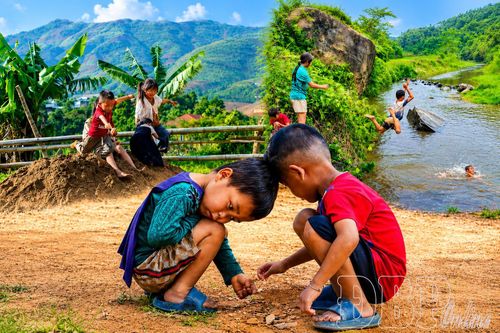 Thiếu sân chơi cho trẻ em vùng cao