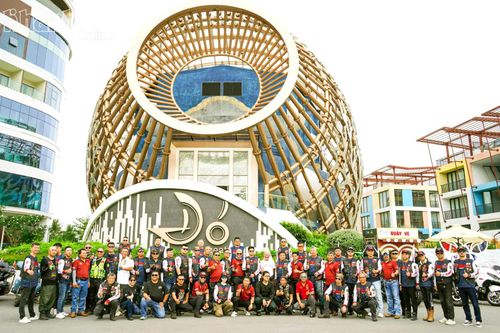 Biker Việt Nam và quốc tế giao lưu tại Nhà hát Đó