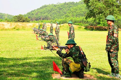 Vững vàng trên thao trường '3 tiếng nổ'