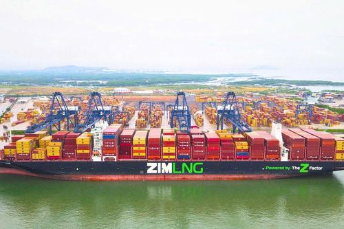 Cảng SSIT đón chuyến tàu đầu tiên của tuyến dịch vụ đi bờ Đông nước Mỹ