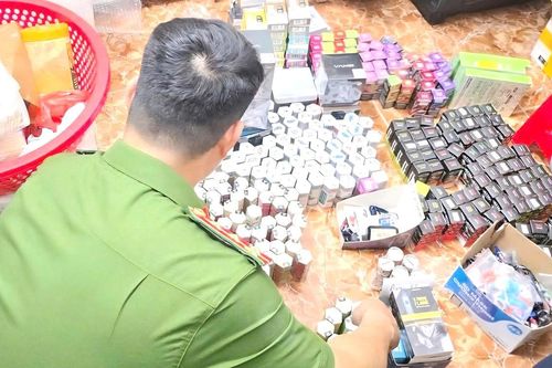 Ninh Bình tạm giữ 836 sản phẩm thuốc lá điện tử không rõ nguồn gốc
