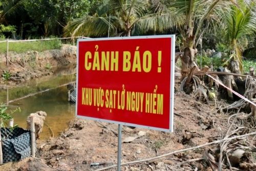 Xảy ra nhiều điểm sạt lở ở Tây Ninh, nhiều nhà dân bị đe dọa