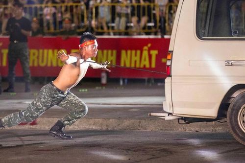 'Yết hầu thép' đẩy xe nặng hơn 3 tấn của Thiếu úy Lê Văn Thịnh