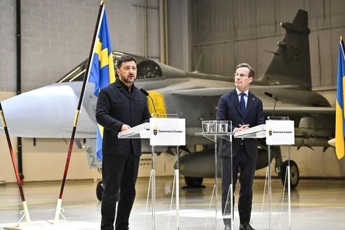 Ukraine và Thụy Điển ký kết nhiều thỏa thuận quốc phòng