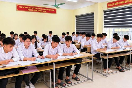 Giúp học sinh vững tâm lý vượt qua mùa thi