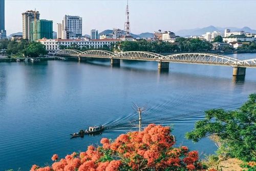 Cầu Trường Tiền tạm dừng lưu thông ban đêm để sửa chữa