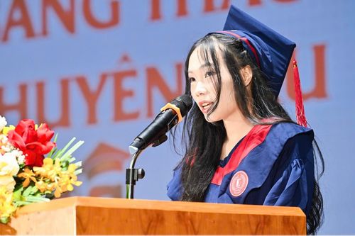 Nữ sinh Ngoại thương 'rẽ ngang' thành thủ khoa AI Bách khoa Hà Nội