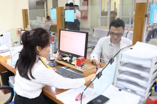 Nợ thuế thế nào sẽ bị tạm hoãn xuất cảnh?