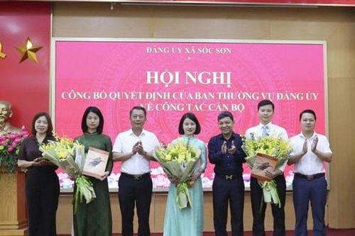 Xã Sóc Sơn công bố và trao quyết định về công tác cán bộ