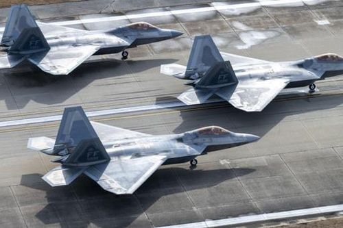 Mỹ dàn phi đội F-22 lớn nhất ở Bắc Cực để đối phó Nga
