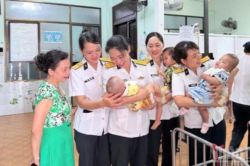 Lan tỏa yêu thương tới trẻ mồ côi và con ngư dân có hoàn cảnh khó khăn
