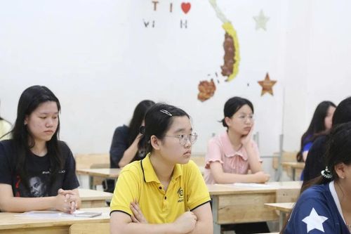 Thí sinh Hà Nội tự tin chinh phục môn Ngữ văn trong kỳ thi vào lớp 10