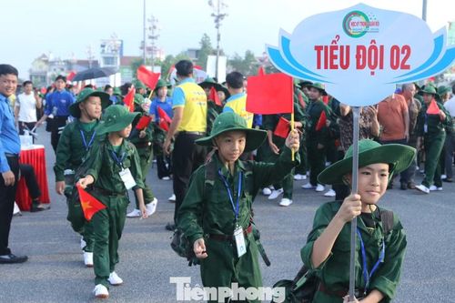 Hơn 300 chiến sĩ nhí rèn bản lĩnh tuổi trẻ từ thao trường quân đội