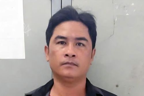 Bắt tạm giam người đàn ông đập phá ô tô sau mâu thuẫn vì tiếng còi xe
