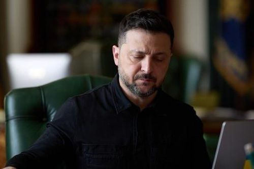 Ba Lan chỉ trích động thái của Ukraine, muốn tước huân chương của ông Zelensky