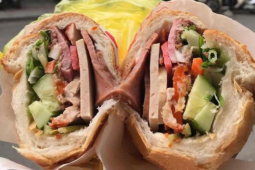 Phạt 80 triệu đồng, đình chỉ hoạt động 3 tháng đối với hai cơ sở bánh mì gây ngộ độc tại Nghệ An