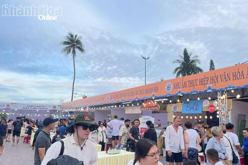 Khám phá không gian trải nghiệm đa sắc màu tại Castrol Superbike Fest 2026