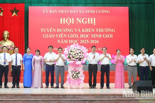 Xã Ninh Cường tuyên dương, khen thưởng giáo viên, học sinh giỏi năm học 2025-2026