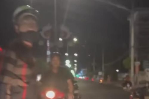 Khởi tố đối tượng đập vỡ kính ô tô sau mâu thuẫn giao thông