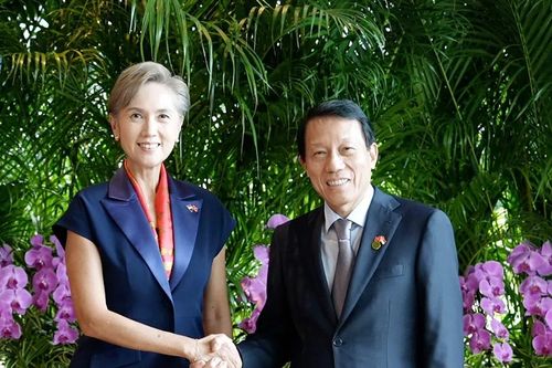 Bộ trưởng Lương Tam Quang hội đàm với Bộ trưởng Bộ Phát triển số và Thông tin Singapore