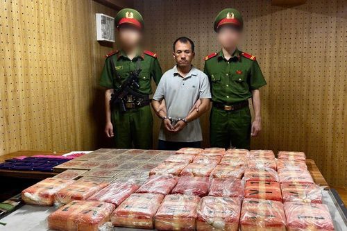 Nổ súng chống trả công an khi bị vây bắt, đối tượng người Lào vận chuyển hơn 23kg ma túy sa lưới