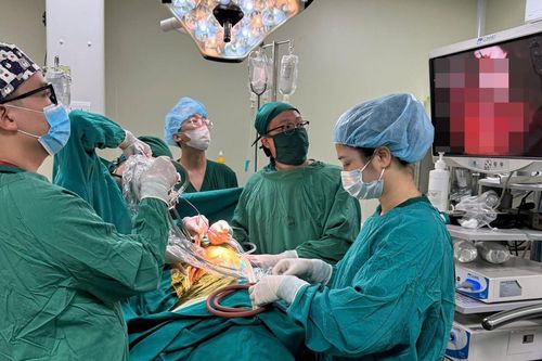 Bác sĩ bỏ qua quy trình hành chính, cứu thanh niên bị đâm thấu tim