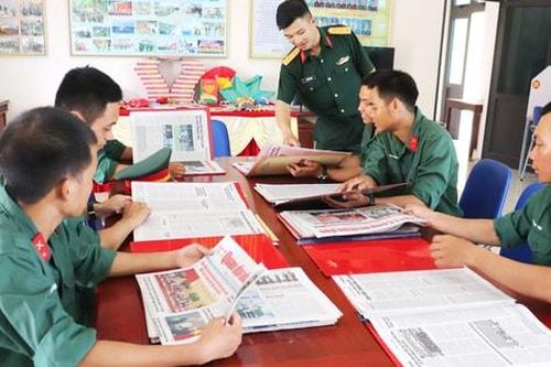 Phường Kiến Hưng thăm, động viên tân binh nhập ngũ năm 2026 tại Trung đoàn 165
