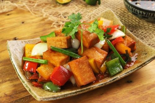 Đậu phụ đem sốt với thứ quả dạt dào mùa hè này, chua ngọt dẻo quánh, mát ruột lại giảm cholesterol cực tốt