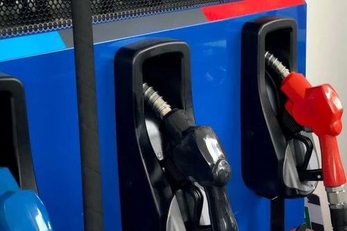 Hai doanh nghiệp xăng dầu trả Giấy xác nhận đủ điều kiện kinh doanh