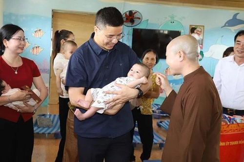 Lãnh đạo tỉnh Thanh Hóa thăm cơ sở nuôi dưỡng trẻ em