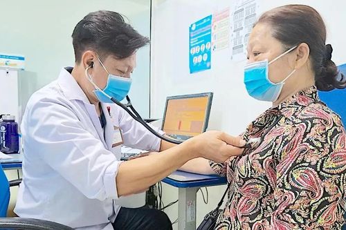 Dị ứng ở người cao tuổi thường biểu hiện âm thầm, dễ bị bỏ qua