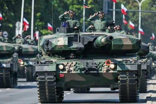 Ba Lan đẩy mạnh mua trang thiết bị quân sự trị giá gần 19 tỷ Euro