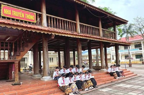 Bảo tồn văn hóa truyền thống ở Trường THCS Dân tộc nội trú Như Thanh