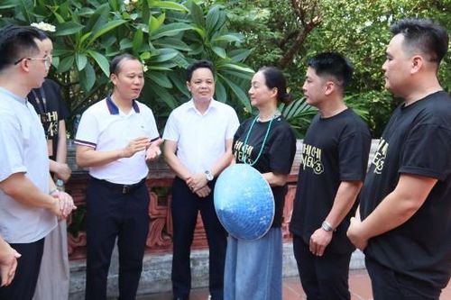 Phó Chủ tịch Thường trực UBND tỉnh Mai Sơn dự Lễ khai máy phim điện ảnh 'Chị chị em em 3'