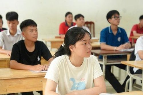 Thi lớp 10 tại Hà Nội: Đề toán chất lượng, đánh giá đúng năng lực học sinh