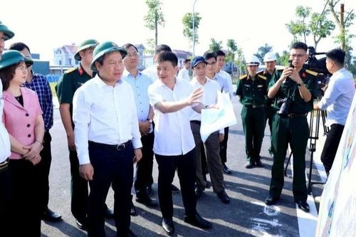 Chủ tịch Hà Nội yêu cầu đẩy nhanh tiến độ triển khai 2 khu đô thị đa mục tiêu