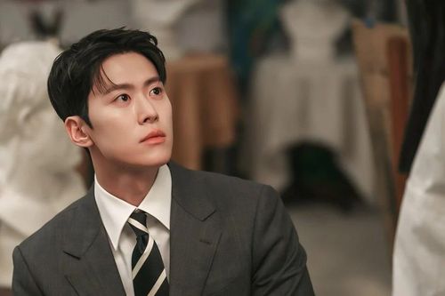 'Chàng trai trẻ quốc dân' Gong Myung: 'Tôi cảm nhận được sức hút của những bộ phim truyền hình về công sở'