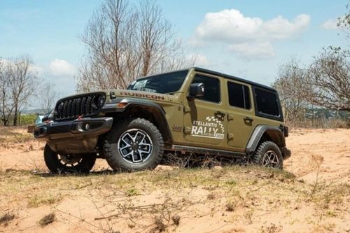 SUV địa hình Jeep Wrangler chính thức mở bán tại Việt Nam, giá từ 2,999 tỷ đồng