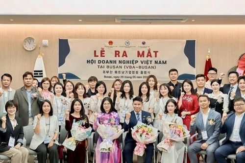 Ra mắt Hội Doanh nghiệp Việt Nam tại Busan (Hàn Quốc)
