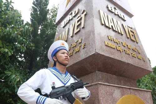 Sức trẻ giữa trùng khơi: Mạch nguồn cảm xúc nơi đầu sóng